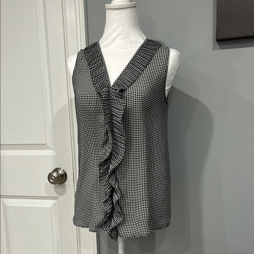 Banana Republic Gray Ruffled Blouse with Flowing Fit